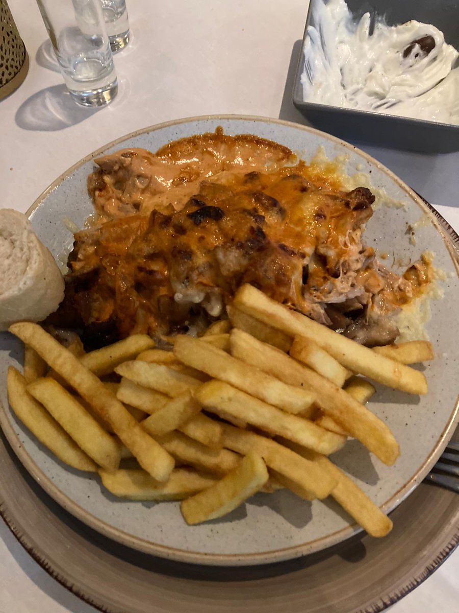 BAOR Days on Twitter: "Gyros überbacken in metaxa soße. Winner winner ... BAOR Days on Twitter: "Gyros überbacken in metaxa soße. Winner winner ...