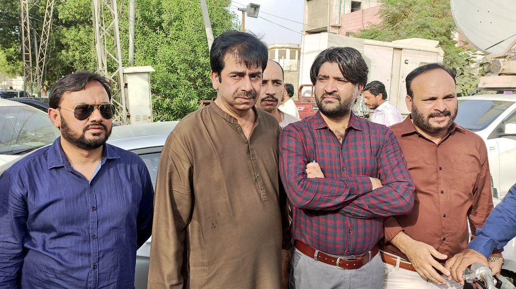 nibras_zafar's tweet photo. حیدرآباد 07 مئی 2023،
متحدہ قومی موومنٹ پاکستان کے زیر اہتمام شہری سندھ مقدمہ کانفرنس مقامی حال میں منعقد ہوئی۔
@2mushadi https://t.co/Tl1OMq22Zf