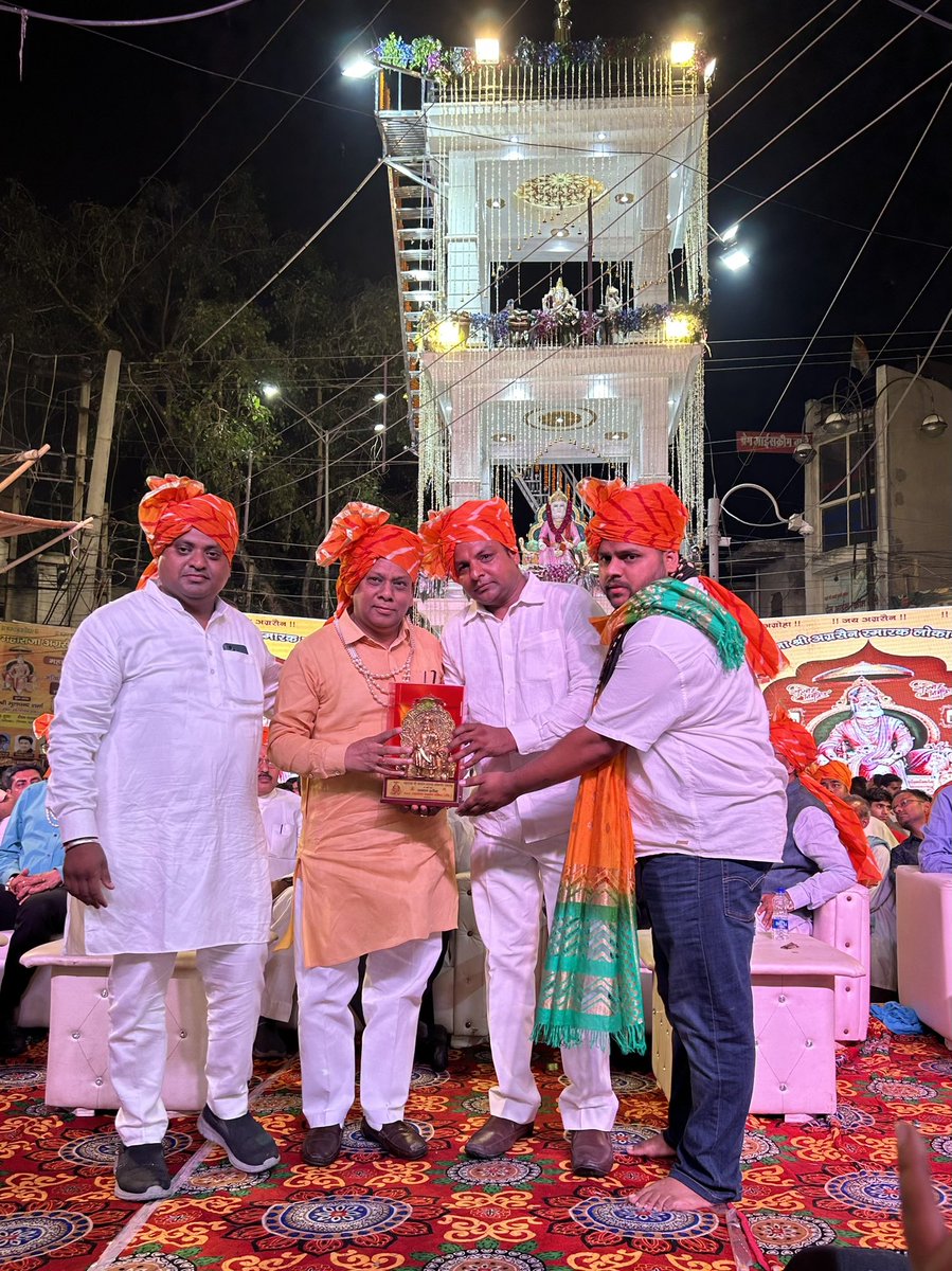 Lalit_K_Bansal's tweet photo. आज अपने बल्लबगढ़ विधानसभा 88 में महाराजा अग्रसैन परिवार के द्वारा महाराजा अग्रसैन स्मारक के लोकार्पण का आयोजन किया गया, मुझे पूरे परिवार द्वारा दिया गया प्रेम व मान-सम्मान के लिए मैं पूरे अग्रसैन परिवार का हार्दिक दिल से बहुत बहुत धन्यवाद करता हूँ
#INC #LKBINC https://t.co/92gc44ANkd