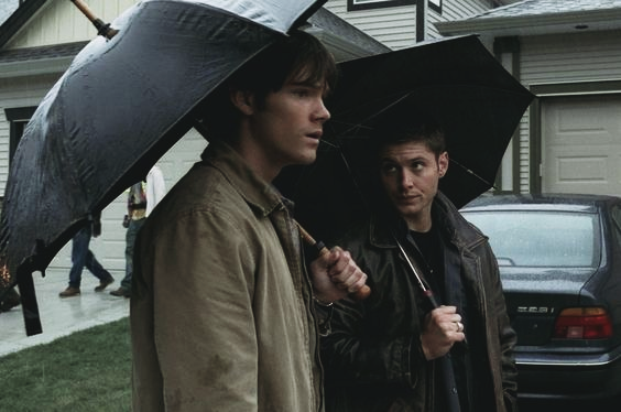 D_Winchester_mt's tweet photo. Есть парочка...  раскапывать трупы, убивать нечисть. Но самая главная традиция - продавать душу за близкого любимого человека. https://t.co/DHA6enOdd8