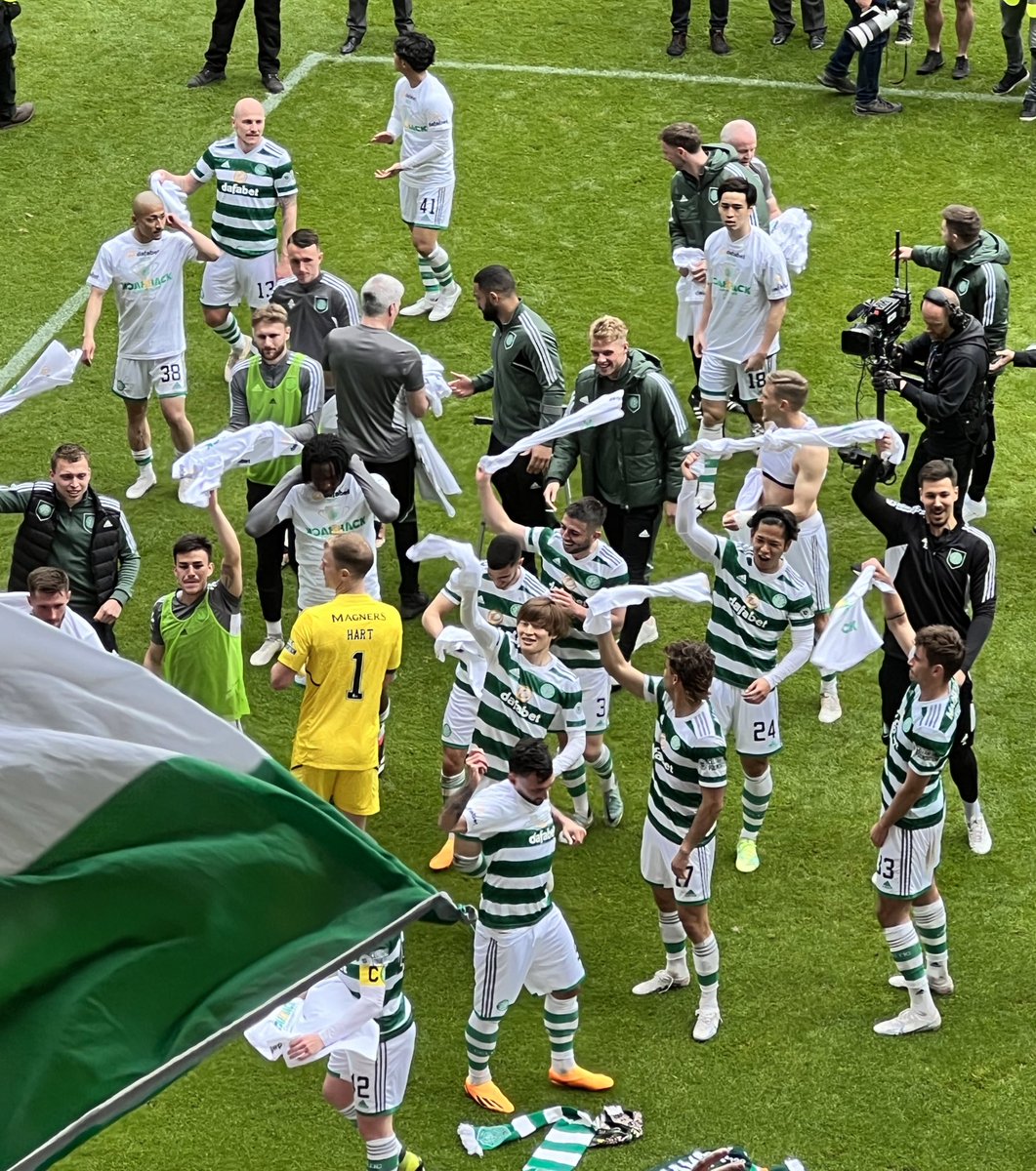 carlococozza's tweet photo. Live it up @CelticFC 🍀🍀 congratulations to the Bhoys &amp; Ange Postecoglu https://t.co/a9LmSXSr5Y