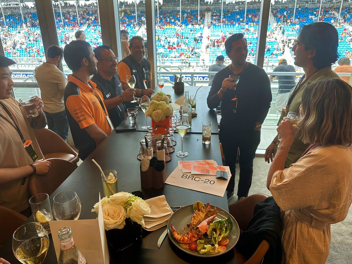 Our #okx guests in #miami talking shop. Guess the topic?!

**hint on the table

<a href="/RogelioSada42/">Rogelio Sada</a> <a href="/EduardoDeLaG/">Eduardo de la Garza</a> <a href="/Atrevetecondru/">Atrévete con Dru</a> <a href="/jakeokx/">Jake | OKX</a> <a href="/JeffreyDingz/">Jeffrey</a>