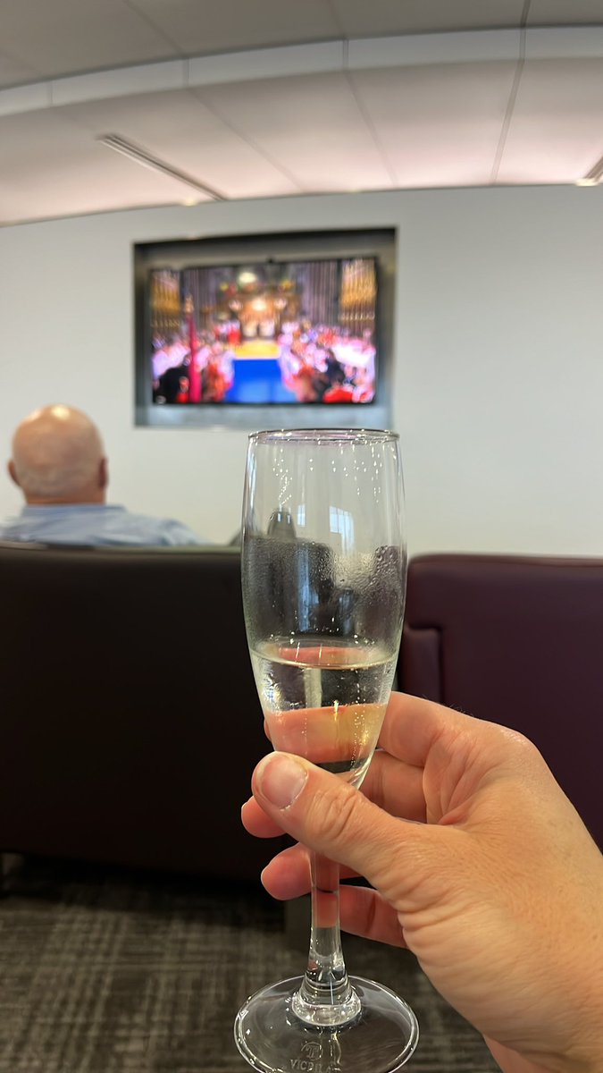 Erika Forbes (@forbes_erika) on Twitter photo Now wish I’d been closer to the excitement!👑🎉🍾🇬🇧
Watched from Heathrow: fun end to an inspiring <a href="/WellcomeLeap/">Wellcome Leap</a> #MCPsych meeting. Flight sat on tarmac to allow RAF flyover, so felt almost involved.
Great to work and hang out with <a href="/xiaosigu/">Xiaosi Gu</a> <a href="/DiegoPizzagalli/">Diego A. Pizzagalli, PhD</a> <a href="/PalvaLab/">Palva Lab 🇫🇮🏴🇺🇦🏳️🌈</a> et al.🤩 Now wish I’d been closer to the excitement!👑🎉🍾🇬🇧
Watched from Heathrow: fun end to an inspiring <a href="/WellcomeLeap/">Wellcome Leap</a> #MCPsych meeting. Flight sat on tarmac to allow RAF flyover, so felt almost involved.
Great to work and hang out with <a href="/xiaosigu/">Xiaosi Gu</a> <a href="/DiegoPizzagalli/">Diego A. Pizzagalli, PhD</a> <a href="/PalvaLab/">Palva Lab 🇫🇮🏴🇺🇦🏳️🌈</a> et al.🤩