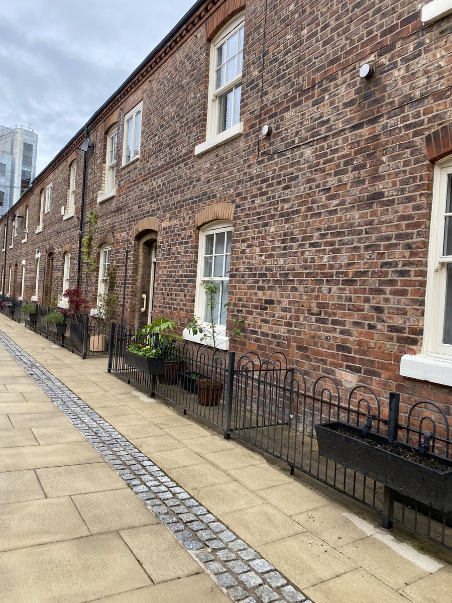 KayFKeane's tweet image. Lots of walking around my new workplace @urban_medical, a little cycling and back to running saw me hit 32 miles this week and a year to date total of 807 miles.  

#nhs1000miles @GmMoving #activesoles #thatcounts