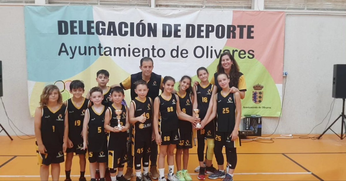 cb_umbrete's tweet photo. Nuestro equipo minibasket mixto con ayuda de algunos preminis protagonizaron ayer un encuentro en Olivares
Menudos cracks 💯 https://t.co/WObLZ5oJLF