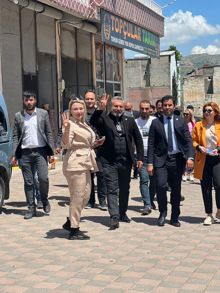 Bugün Diyarbakır Çermik ilçesinde saha ve seçim çalışması yaptık güzel bir bahar havasında bizlere gösterdikleri ilgi ve alakalarından dolayı teşekkürler Çermik teşekkürler Diyarbakır. 
Hep birlikte başaracağız🤝
#memleketkazanacak
#memleketincediyor 
#MemleketMeclise 
<a href="/vekilince/">Muharrem İNCE</a>