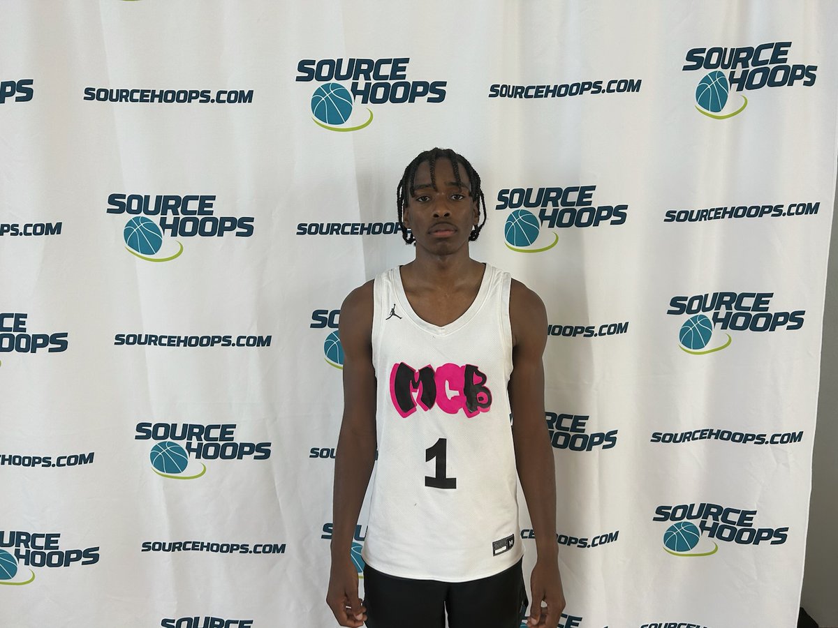 SourceHoops's tweet image. 2024 Chris Levy (MCB/COHEA) is a bucket getter. He can heat up in a hurry. Impressive three level scorer. #SourceHoops #MiamiSpringClassic @mcb11u