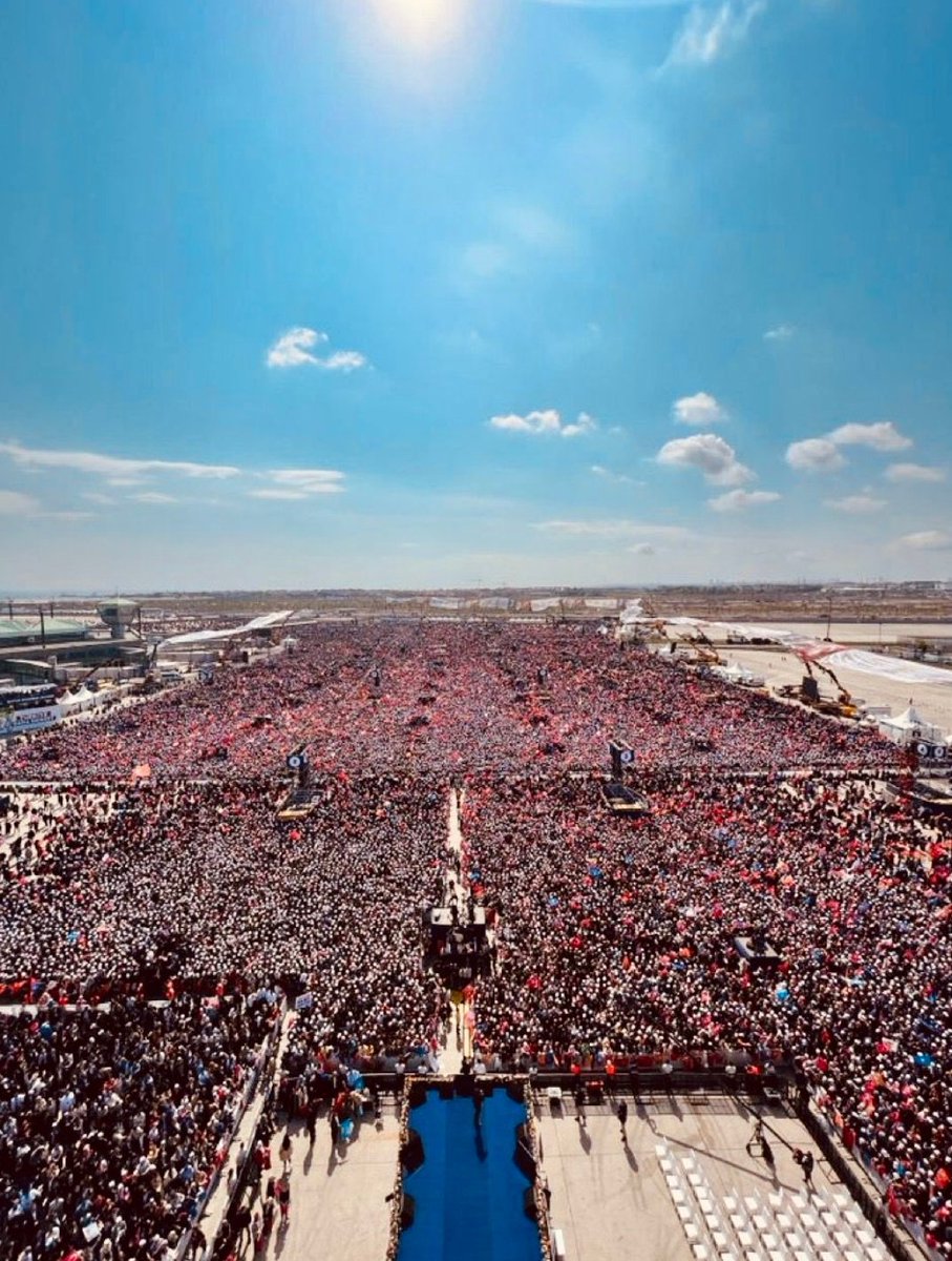 Tatar_Ali34's tweet photo. Ampulü söndüreceğiz diyenlere söyleyin, daha da parladı.😎#AKParti https://t.co/tR5qDNlMsU