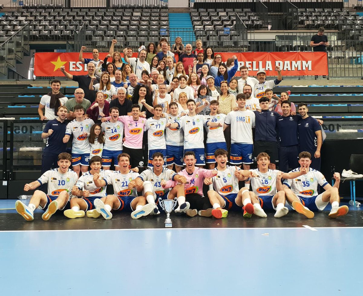 Este grupo merecía una fase final. No ha sido un viaje sencillo, pero aquí estamos, en su última parada, y más preparados que nunca. Un pas més! ⚪️🔵  #OrgullBMG