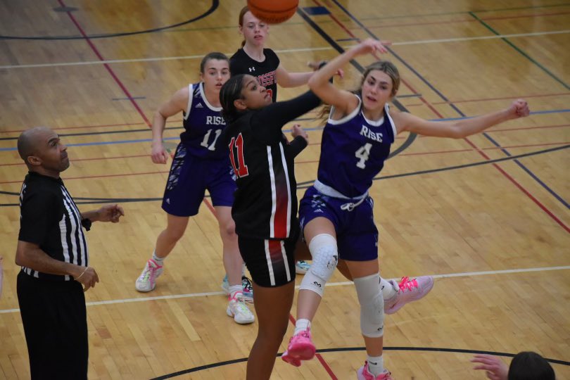 lachmiller2025's tweet photo. We compete on the court &amp; have fun doing it! 🔥✨♥️
#FierceAndFun
#TeamworkMakesTheDreamWork
@CrossfireGHoops https://t.co/TDL5w8OTYU