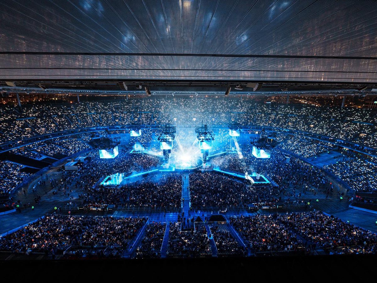 Caross77's tweet photo. Stade de France, 85 000 personnes, un des plus grands moments de ma vie, c’était incroyable… https://t.co/QIm5JV74uF