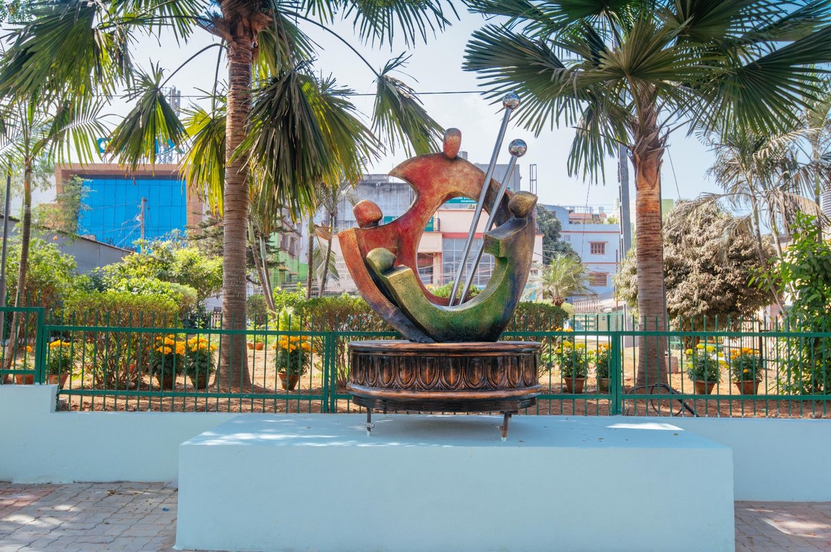BSCL_BBSR's tweet photo. Bhubaneswar has transformed defunct spaces into beautiful places! These visual spectacles are a testament to the city's innovation and commitment to enhancing its beauty. These sites are now functional and stunning. #BhubaneswarFirst #PlaceMaking https://t.co/BGMYOHFmBe