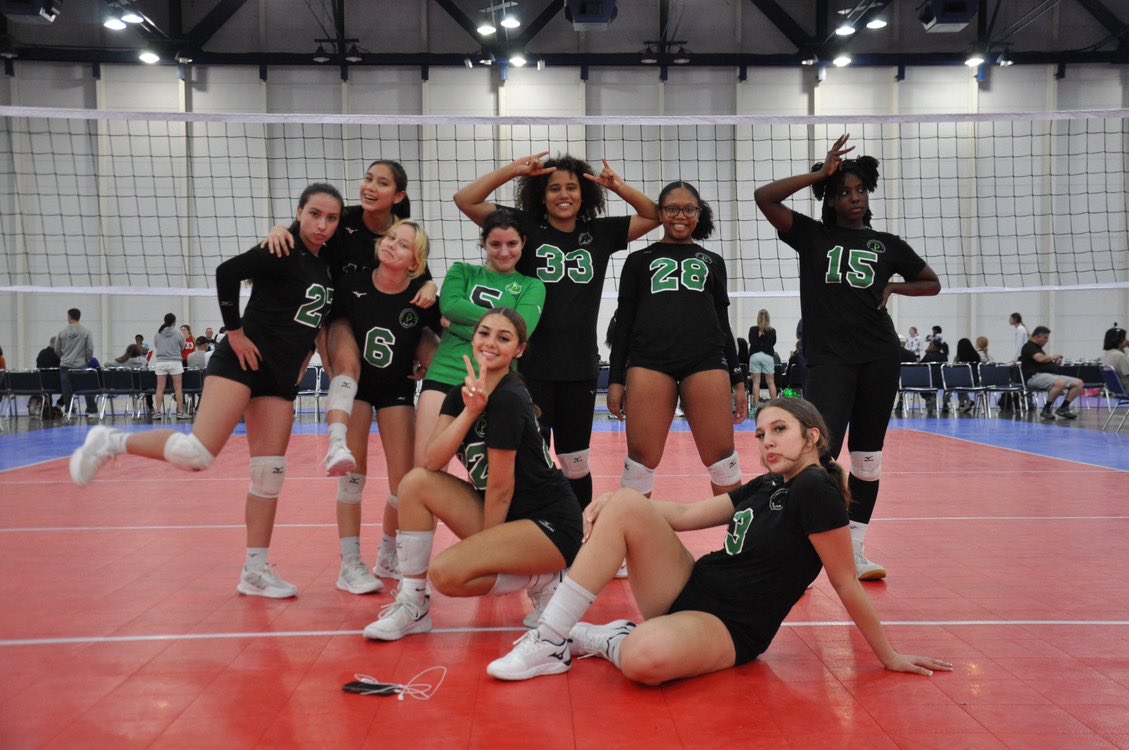 MilayaGraves's tweet photo. #LoneStarRegionals weekend 💚🏐🖤 #PAVC #16U https://t.co/DQUeaiz7Ba
