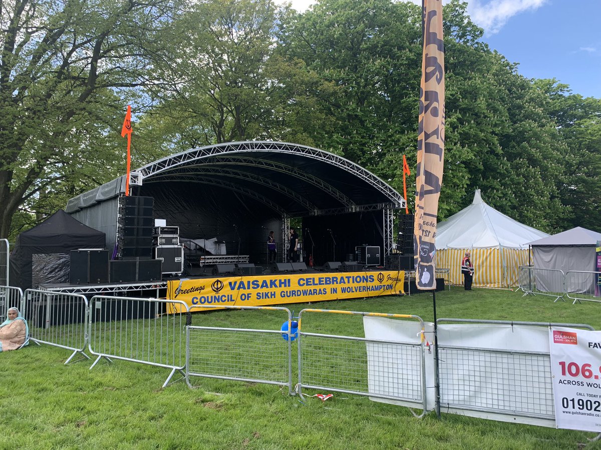 @WMFSFallingsP Green Watch have been engaging with the local community this afternoon at a #vaisakhi festival in #westpark #wolverhampton 🟢🚒