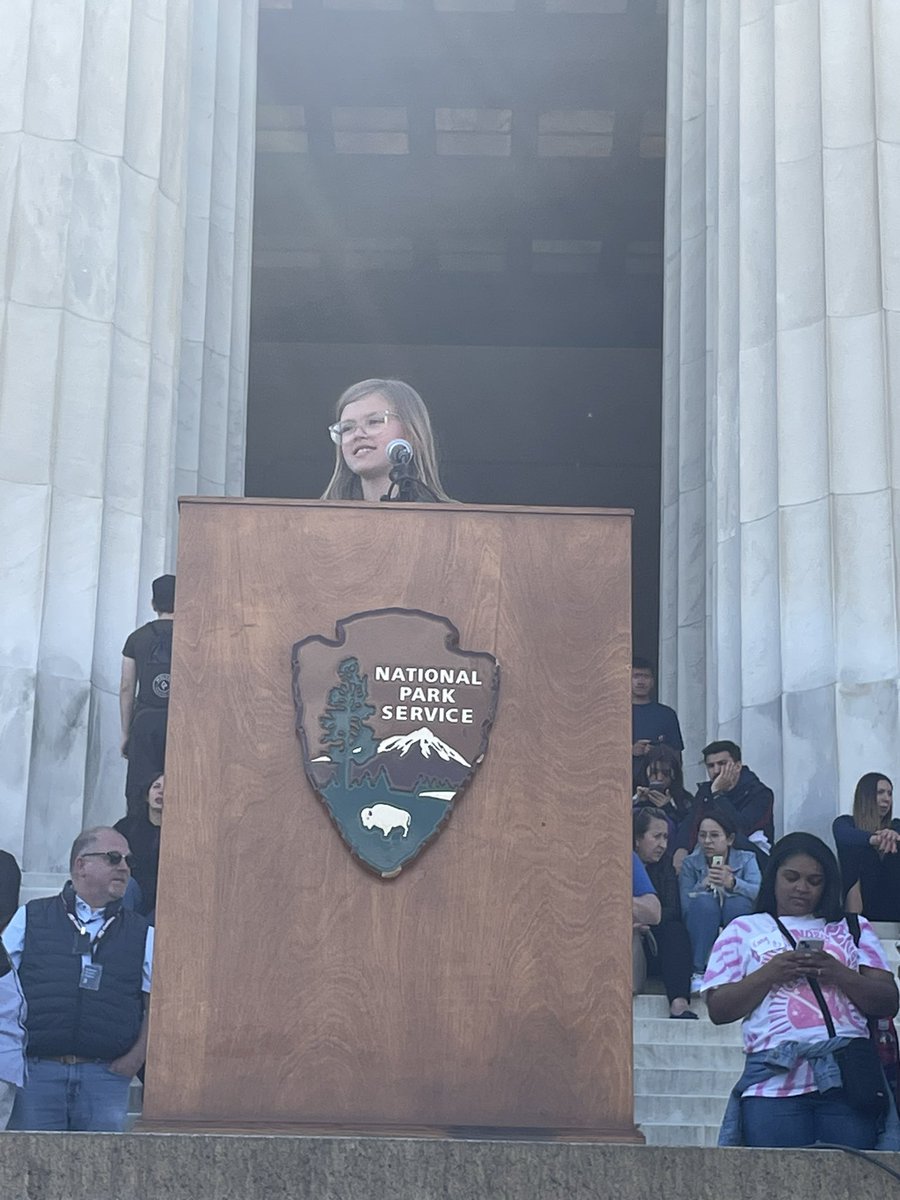SLSDHarrisonEl's tweet photo. Day 2 of the Ford’s Oratory Retreat: Jordyn, Grey, Keira, and Lorelei got to practice their historical speeches on the steps of the Lincoln Memorial where Martin Luther King, Jr. gave his I Have A Dream Speech. They ended the day by going to see a show at Ford’s Theatre. https://t.co/RrHv503wTS