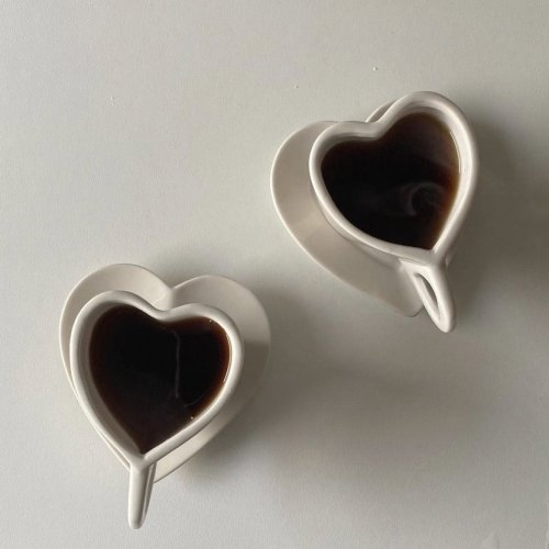 sweeteaclub's tweet photo. heart mugs. https://t.co/WFQweryyeF