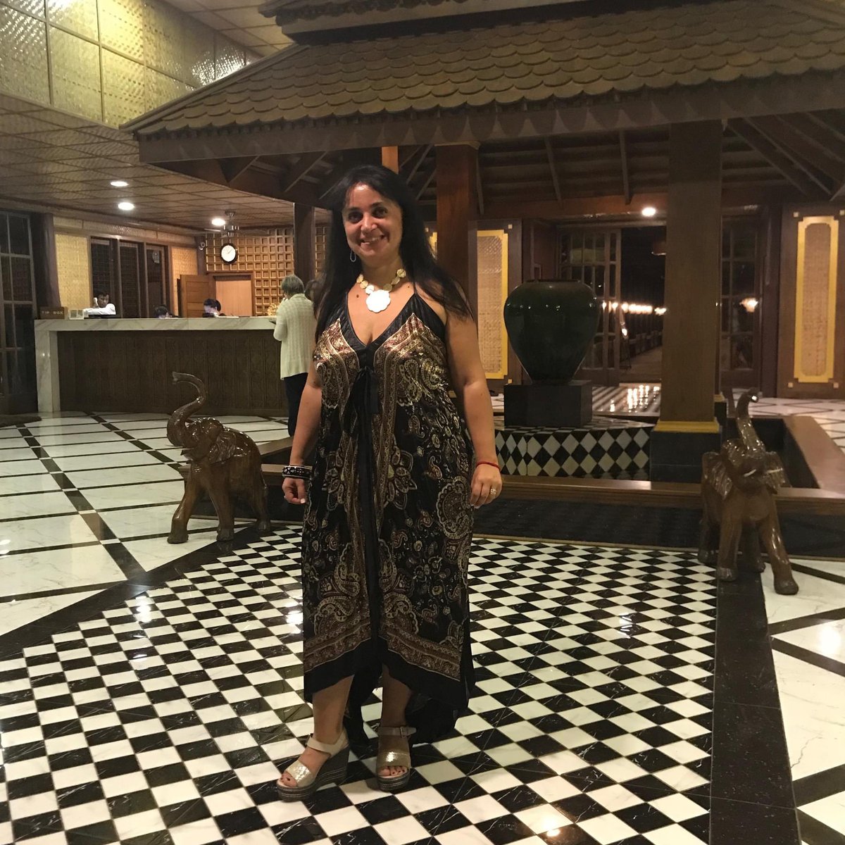 Comunque la regina muove in ogni direzione! 

The Queen can move in every direction!

😂🧐😎👑 👸

#coronation #CoronationDay #Royal #Camilla #naturalbornjournalist