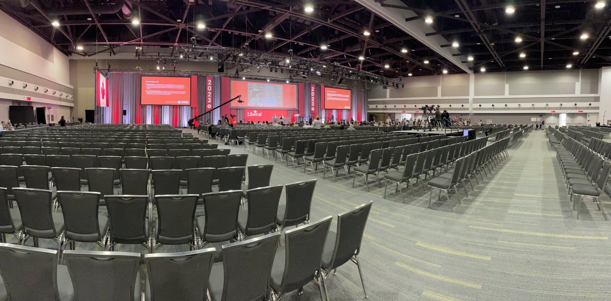 There are less than 200 activists at the plenary of the PLC congress this morning. On a potential of 3500. It is there however that the orientations of the party are decided. The resolution calling for a timetable for returning to balanced budgets was defeated by 76 votes to 97.