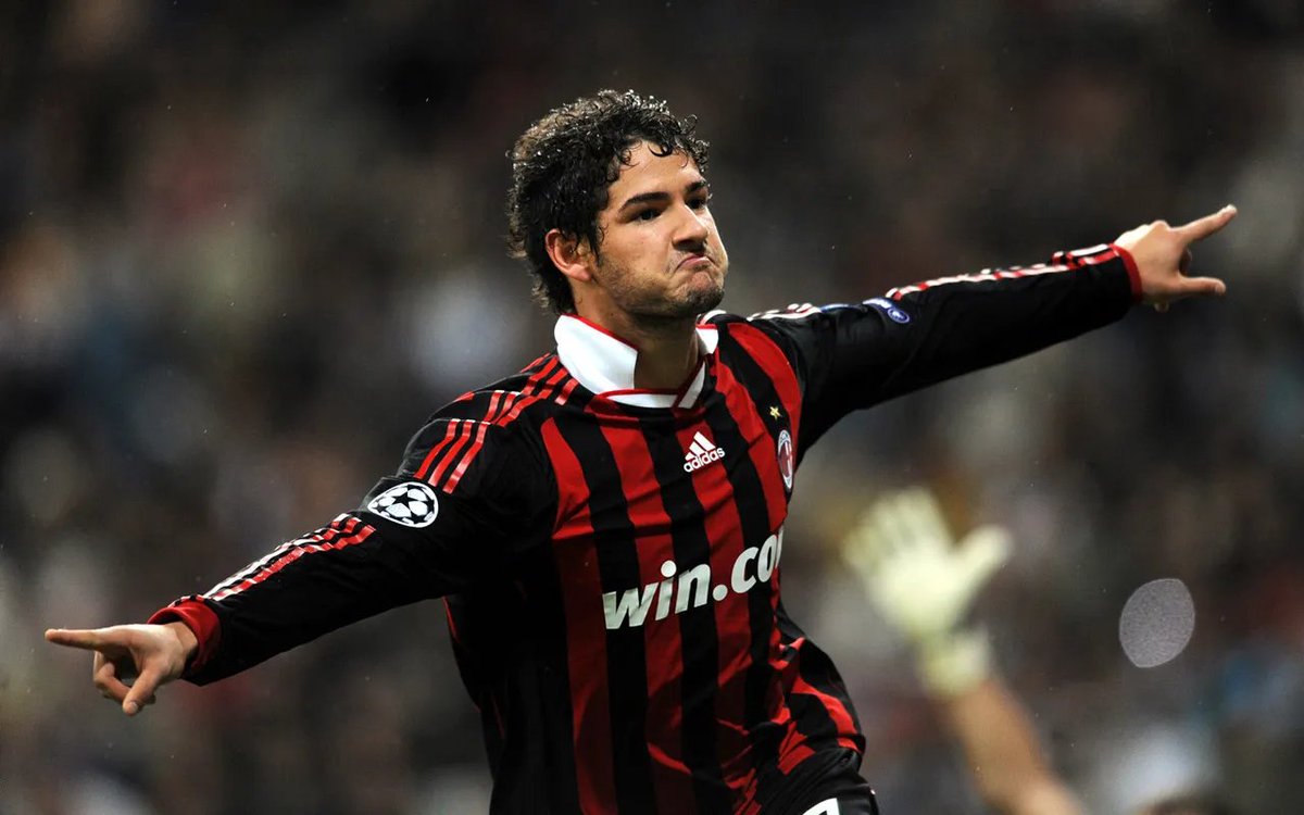 R9Football_'s tweet photo. #11
Alex Pato
#FM07
Considered by many as Brazil's next generational talent, Pato thrived for AC Milan in 2009, becoming Milan's top goal scorer. Three serious hamstring injuries & loan spells in Brazil, England & China, leaves Pato now playing in the MLS. https://t.co/UcHS852PnQ