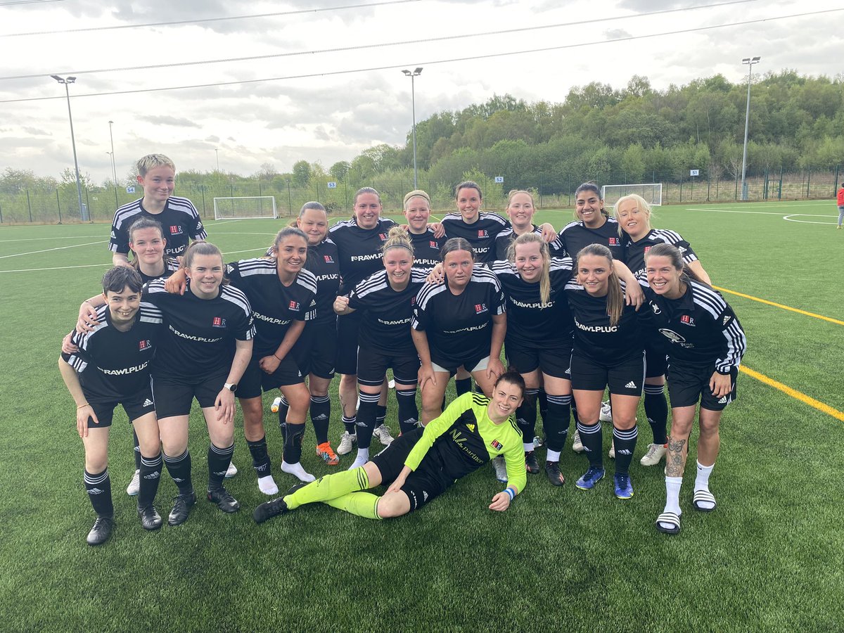 harmonyrowwfc's tweet photo. This seasons winning team 🔝

Deadly commitment to the Row ❤️🖤 https://t.co/tuKnScLxkq