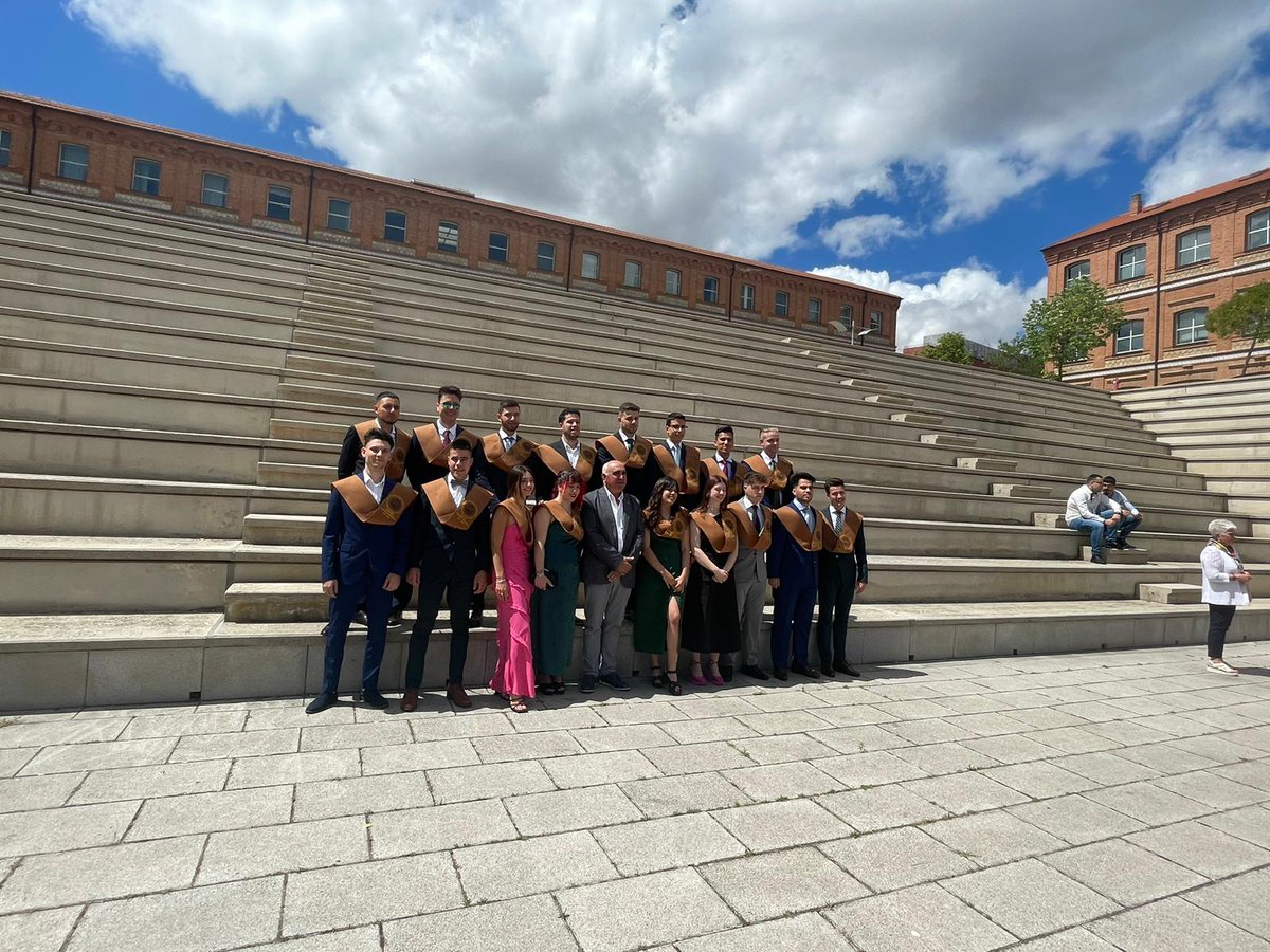 👨🏻‍🎓👨🏻‍🎓Nuestro Vicedecano asistió al acto de graduación de los alumnos de Grado en Ingeniería Mecánica de la <a href="/usal/">Universidad de Salamanca</a>, #Zamora
#Ingenieria