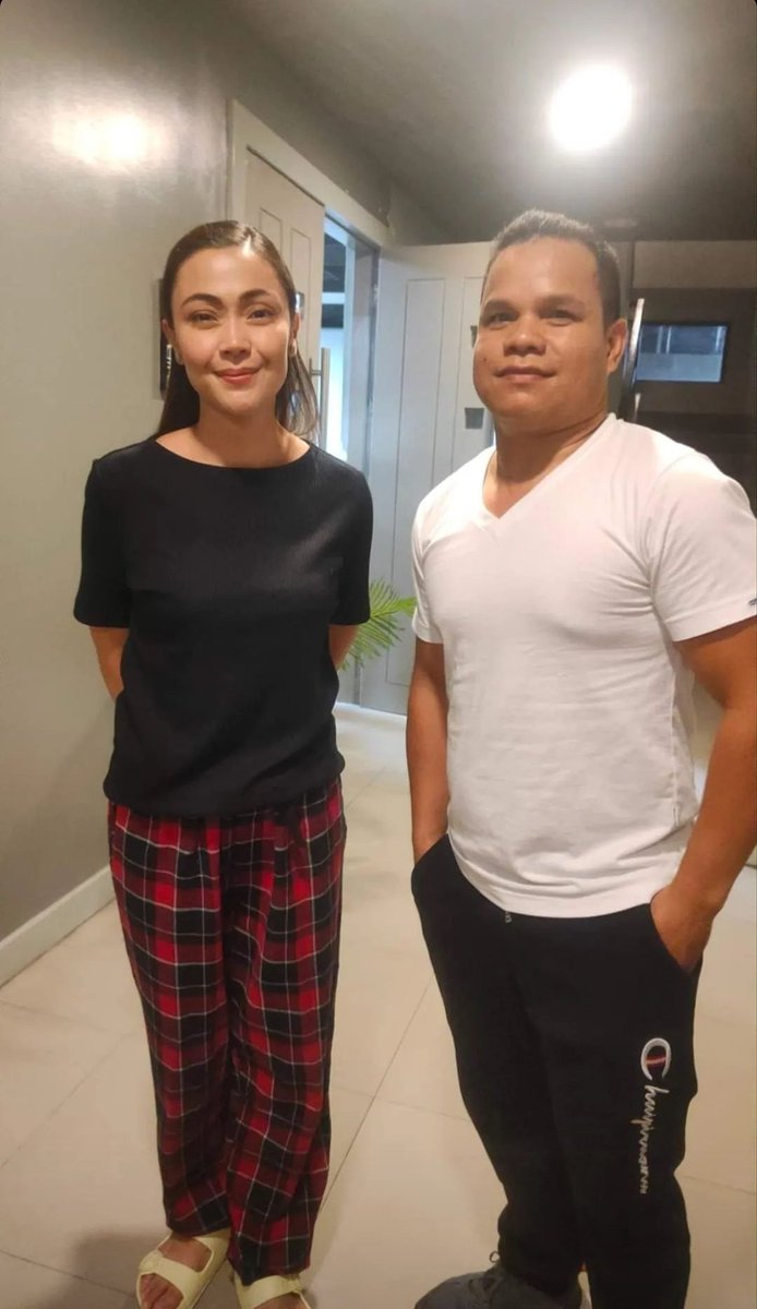 SCREAMING, CRYING, THINKING, STILL BREATHING, ATE JODS HAIR IN THIS PIC!!! ITS GIVING BCWMH DAYS.... MAYA IS THAT YOU?!?! I LOVE HER

ctto 
#jodistamaria #UnbreakMyHeart