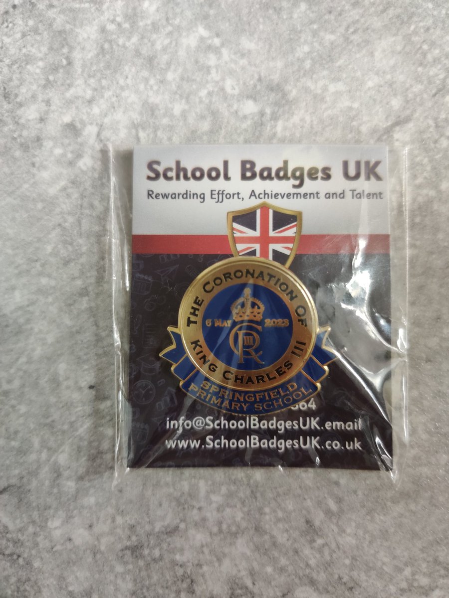 SusanFang8's tweet photo. Very nice school badge! @SchoolBadgesUK #Coronation https://t.co/Jtg2iNb5VC