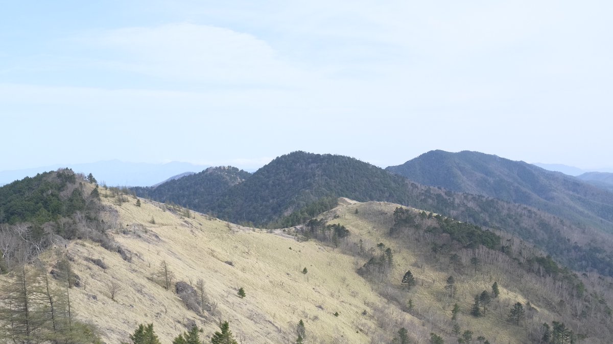 RunYuiyan's tweet photo. GW中の登山の記録
📍唐松尾根〜大菩薩峠〜介山荘〜小金沢山〜牛奥ノ雁ガ腹摺山
上り1615m↗︎下り1136m↘︎合計10h
天気も良好で富士山を見ながら稜線歩きができるなんて、贅沢だったな
#大菩薩嶺 #大菩薩峠 
#小金沢山 #牛奥ノ雁ガ腹摺山 https://t.co/TKw8Q5BEVL