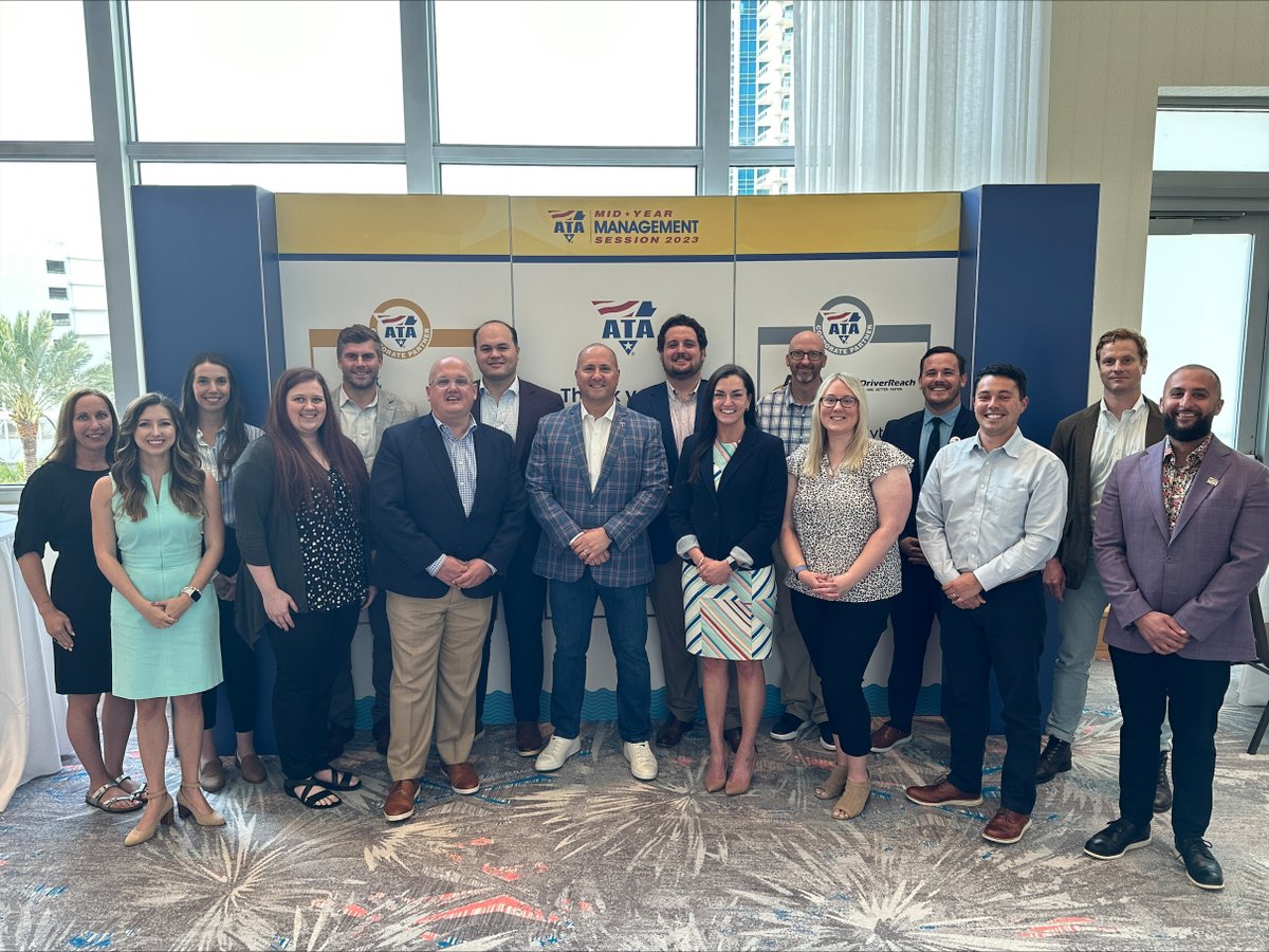 TRUCKINGdotORG's tweet photo. Yesterday, Jeremy Reymer, founder and CEO of @DriverReach, held a round table discussion with our current LEAD ATA class. They talked about the economy, what’s going well within their companies, current issues, and what’s on the horizon. Thank you Jeremy! #mymgmt23 #LEADATA https://t.co/D7YMQbsaat