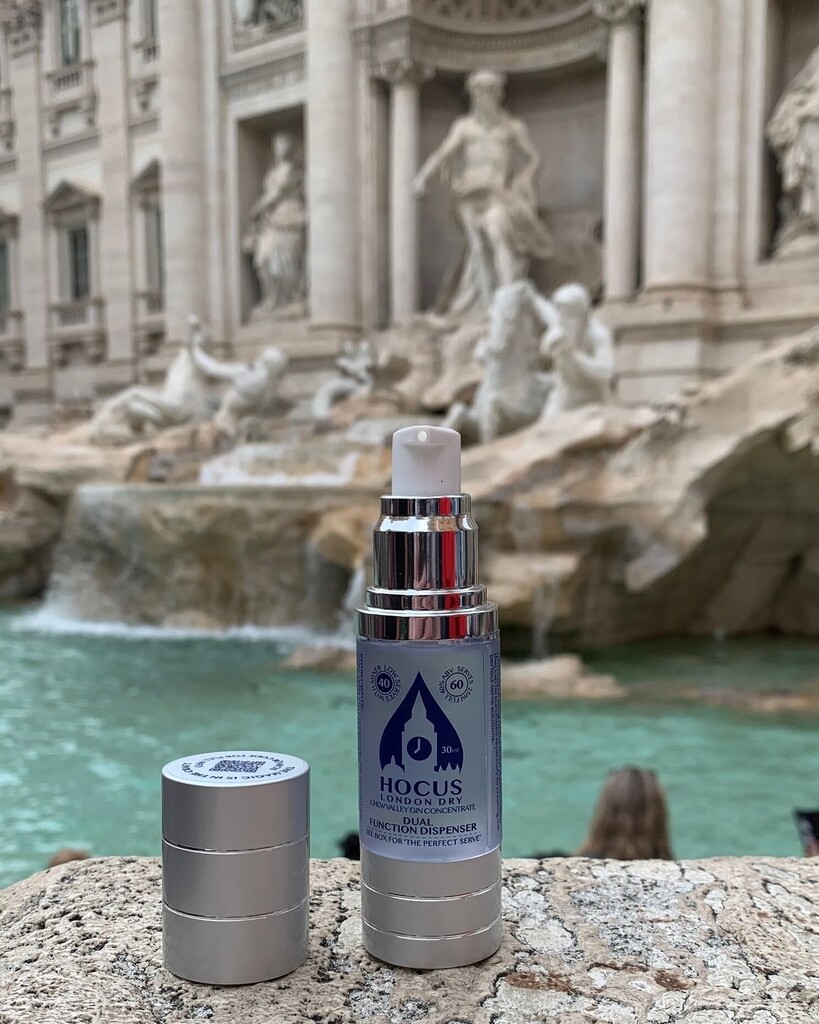 HocusDrinks's tweet image. Just 3 pumps away from an alcoholic or non-alcoholic gin with our portable dispensers...

For a non-alcoholic beverage, simply spray 3 pumps into your chosen mixer and you're all set. And it tastes just like the real thing! 

Try it yourself at hocus.uk 

#bankho…