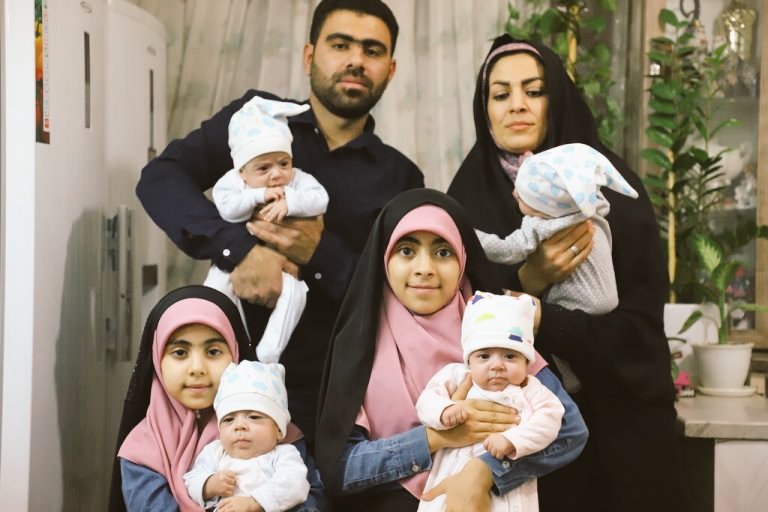 Sabraeil110's tweet photo. القای ناامیدی یعنی خبر تولد سی و هشت هزار چند قلو تو سال ۱۴۰۱ بایکوت بشه؛ اونوقت خبر پیری جمعیت سر تیتر اخبار ! https://t.co/tYIrbIfJYD