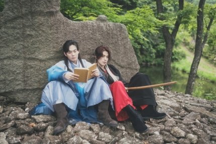 w__chb's tweet photo. "맹세하자, 우리!
무슨 일이 있어도 서로를 지켜주기로."

외치던 산신즈 꼬꼬마 시절 빨리 주세요 빨리 https://t.co/mh7TnT1OKM