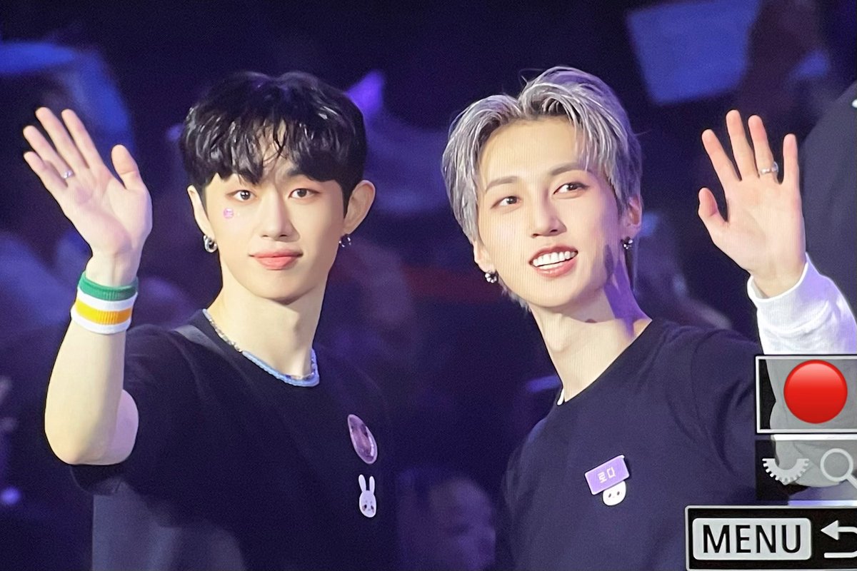 RED_MONT0919's tweet photo. 230507 피크타임 콘서트 프리뷰

👦🏻👦🏻

#MONT #로다 #RODA #신중민 #피크타임 #팀20시 #peaktime #빛새온 #Bitsaeon https://t.co/uzUIP1p1rN