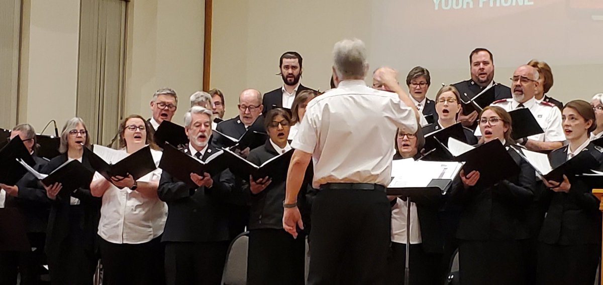 TSA_CSS's tweet photo. CSS and Oshawa Temple songsters share in worship at Oshawa Temple. https://t.co/8CD8JdqKKf