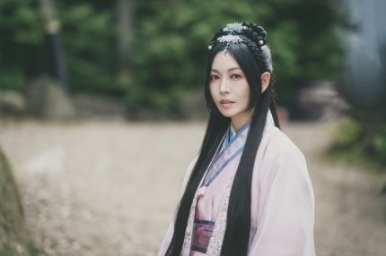 w__chb's tweet photo. 우리 복숭아같던 아가수리부엉이가 으쩌다 쥐잡아먹구 흑화한 암살자수리부엉이가 되었는지 빨리 알려달라구요 https://t.co/I6O0GDG8ix