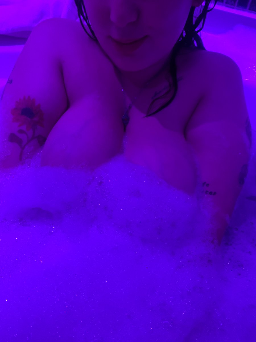 venustauro_'s tweet photo. Aprovecha esta oferta para acceder a todo mi contenido más morboso y explicito 🧡 Argentina de 20 años muy caliente y morbosa
https://t.co/Ae2SimKCcv https://t.co/a6NmL4ZyYz