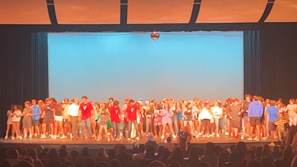 Apex Friendship Dance tweet media