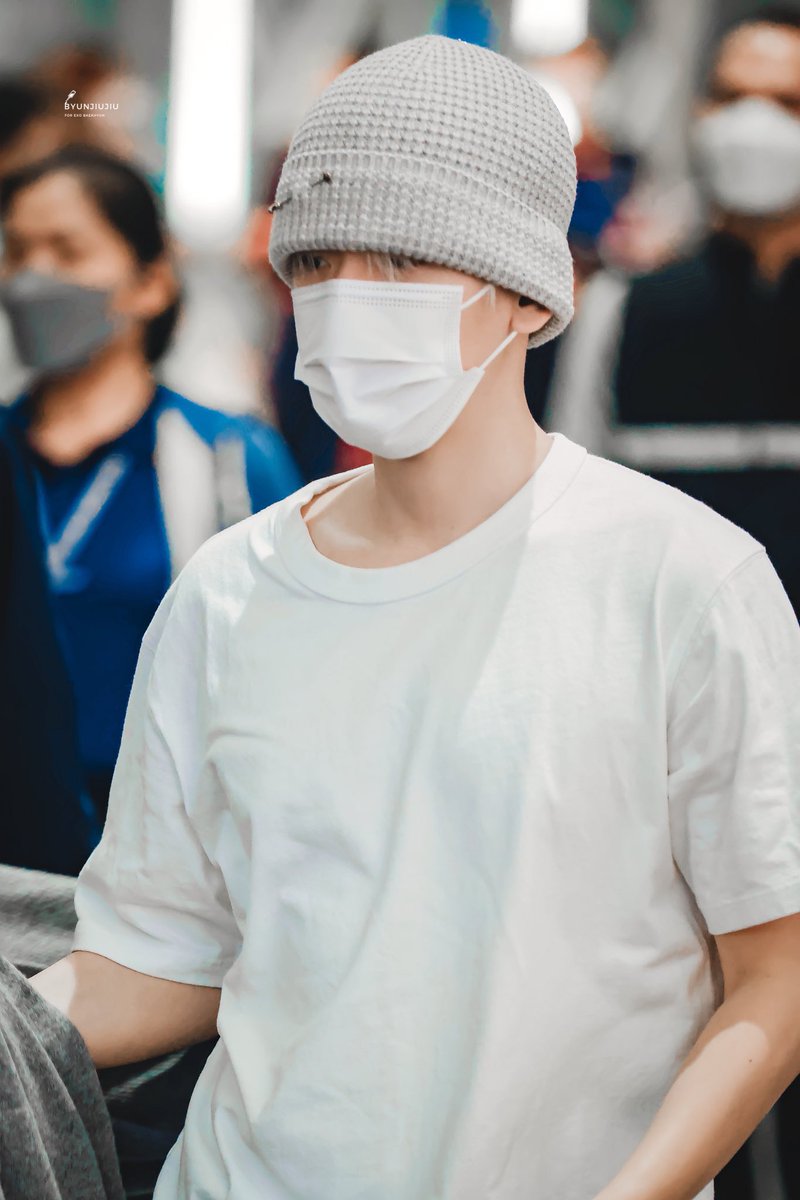 진지하게 이런 남자들만 흰티 입고
비니 썼으면 함