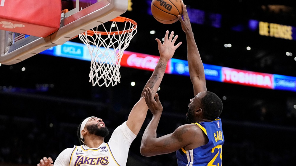 BasquetTotal's tweet photo. #NBAxBT | GOLPE DE AUTORIDAD

Pasó una nueva jornada de playoffs con dos partidos que no tuvieron ningún atractivo. Heat y Lakers ganaron con autoridad y se pusieron 2-1 en sus series de semifinales de conferencia.

📝 @Manu_Heat
👉 https://t.co/wdryke8moA https://t.co/yU1prrqt3b