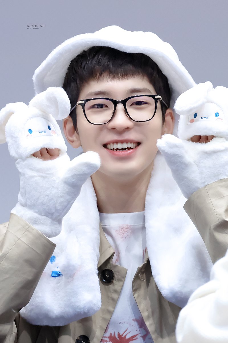 someone_0717's tweet photo. 230507 예스24  
#세븐틴 #SEVENTEEN #원우 #WONWOO #ウォヌ https://t.co/pj52rWmYrM