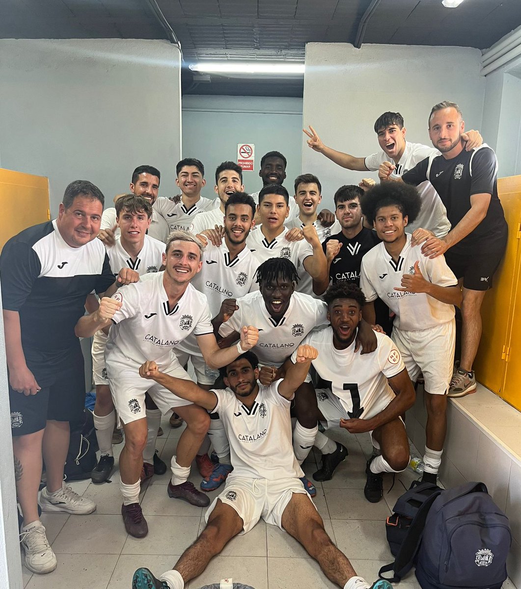 FuenlaCantera's tweet photo. 😁 ¡¡VAAAAAMOOOOOOOSS!! 🤩

🎯 El 𝐅𝐮𝐞𝐧𝐥𝐚 𝐁 vence por 2-3 en casa del Fepe Getafe para seguir con opciones a falta de cinco jornadas para el final de temporada 

Este equipo 𝒏𝒐 se rindeee 🔛💪💙 https://t.co/HWDzqRlG14