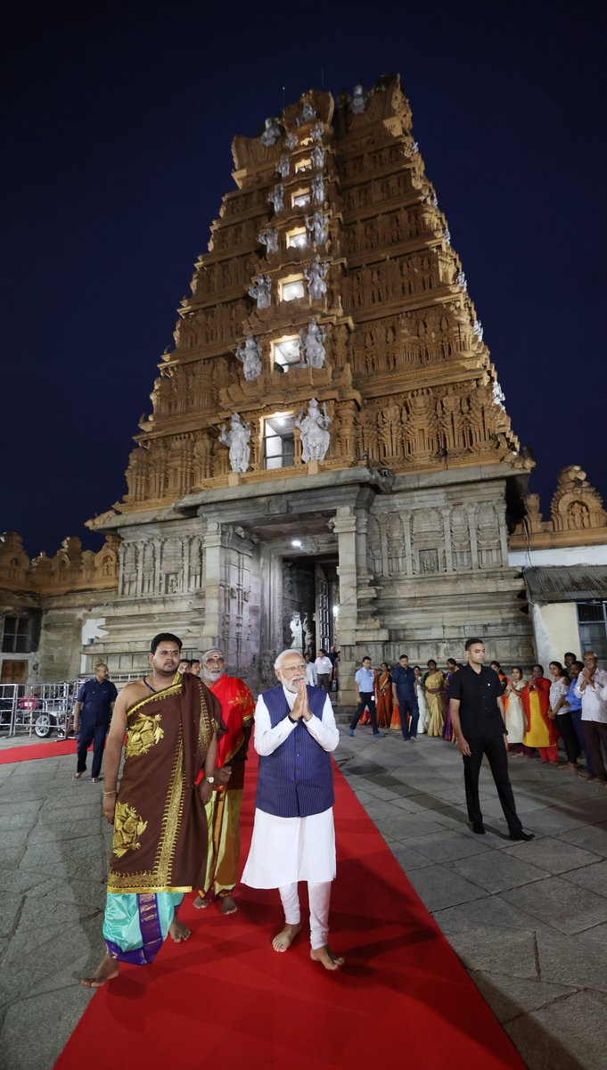 Narendra Modi tweet media