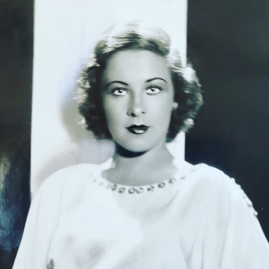 charlesdiago's tweet photo. #dorothyhale #pittsburgh #newyork #manhattan #nyc #society #fashion #vogue #photo #portrait #pressphoto #samgoldwyn #cynara #ronaldcolman #1932 #kayfrancis #gardnerhale

@PamelaLHamilton look what I found! https://t.co/3mopuCmLDM