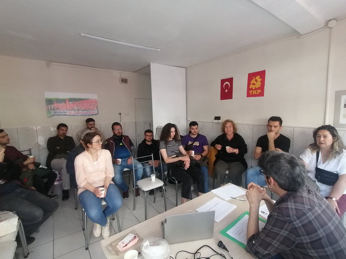 Oy vermek yetmez, sandıkları koruyoruz.
Pendik'te sandık güvenliği eğitimindeyiz.
<a href="/sandiklari_koru/">Sandıkları Koruyoruz</a>
<a href="/istanbul_tkp/">TKP - İstanbul</a>