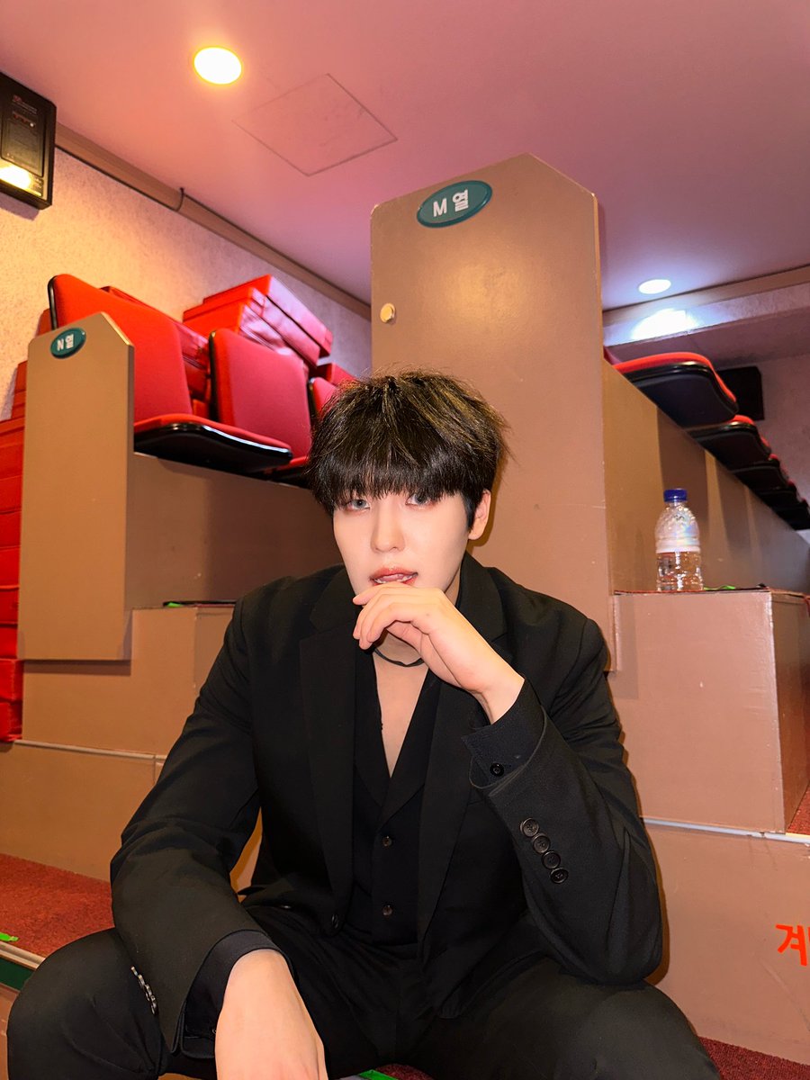 TheKingDom_GF's tweet photo. [LOUIS👑]

블랙수트🖤

#KINGDOM #킹덤 #LOUIS #루이 https://t.co/F3JnftSsEL