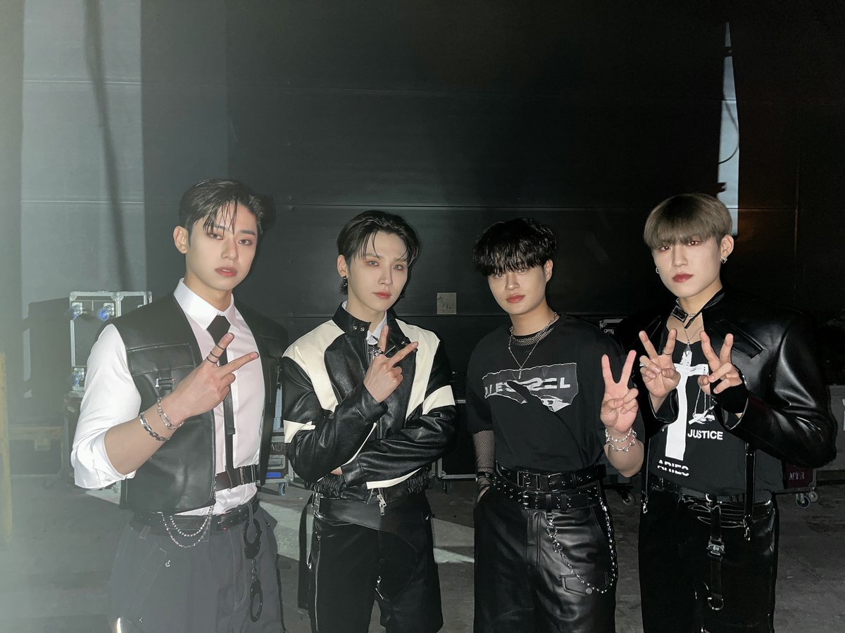 AB6IX tweet media
