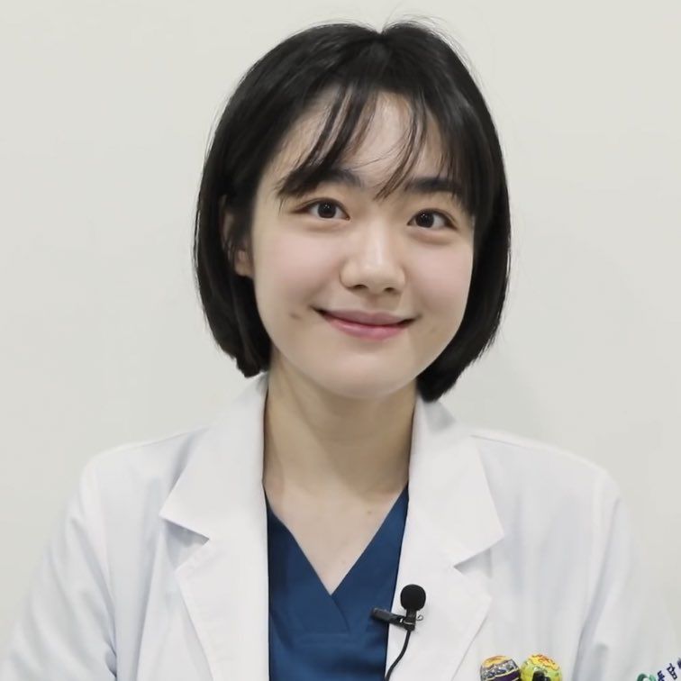 { i'm torn between sticking with Gyuyoung or going by Juyeon... both names are 1993 liner }