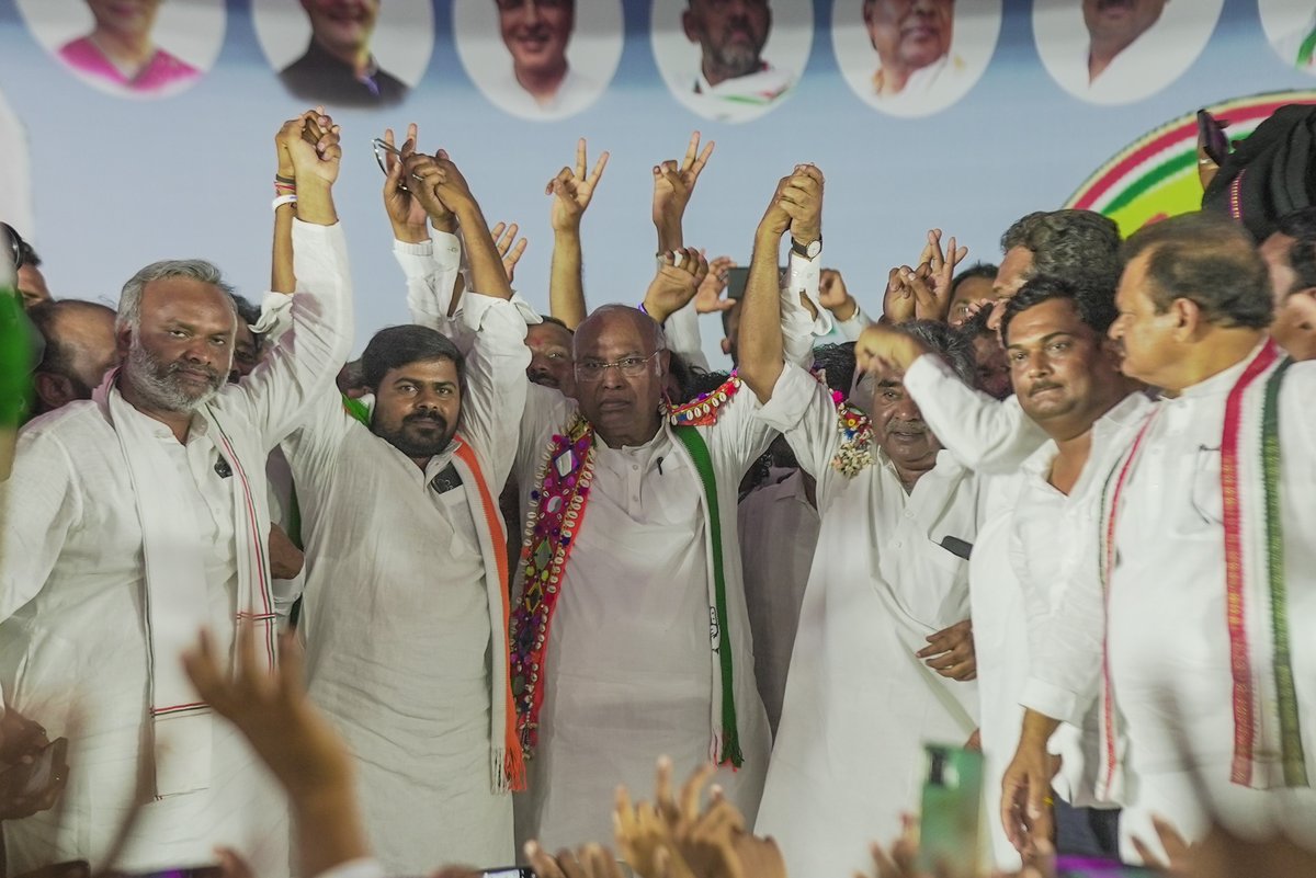 kharge's tweet photo. No amount of distraction and diversion shall dither the people of Karnataka from choosing the path of progress guaranteed by the Congress party. 

Our workers are full of enthusiasm and shall fight with all their might for a better and a brighter Karnataka. 

📍Chittapur https://t.co/MA1R1NvoDJ