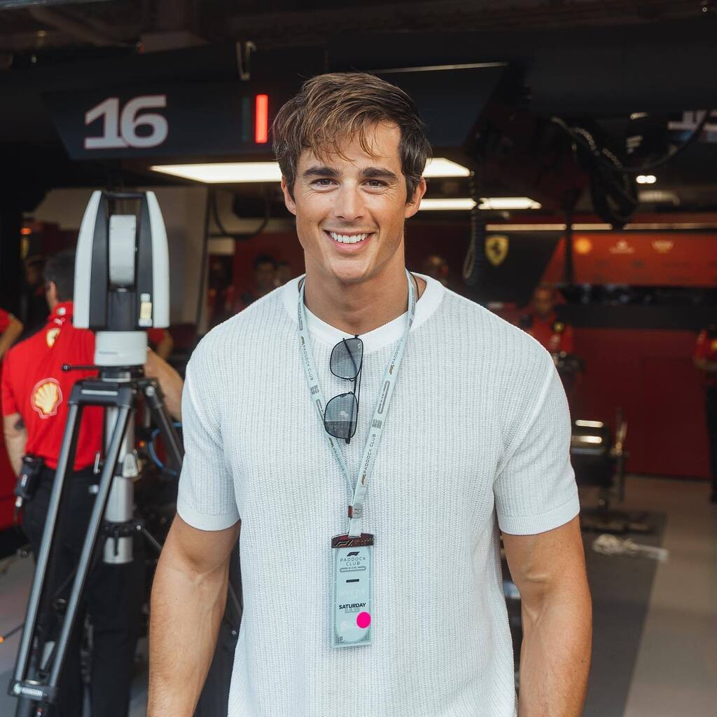 Miami F1 Grand Prix with @ferraritrento ! Cheers! 🥂 🏎️ 
#ferraritrentof1 #sparklingwinefromtheitalianalps 
#partner instagr.am/p/Cr8hHm9MCzR/