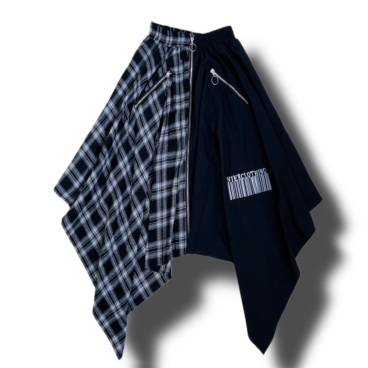 NieR_tokyo's tweet photo. 🎁本日〆切プレゼント企画🎁

こちらの当店オリジナルCHECKERED 
TWO-TONE UNISEX SKIRT【ポケット付き】

🎁3名様にプレゼント🎁

ユニセックスアイテムです🐰

◼応募方法
フォロー(@NieR_tokyo) &amp; RT
◼締切〆  本日24時

※鍵垢の方も対象内です。

是非ご参加ください🙇‍♂️🙇‍♀️ https://t.co/ofDeUp1eRg